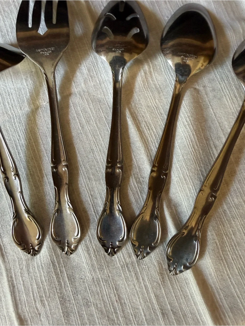 Hampton Court Japan Serving Spoon Set - Stainless Steel Elegant Pattern (Silver)
